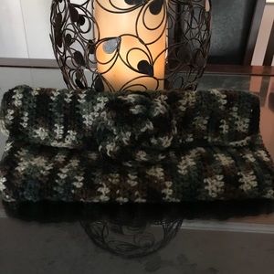 Crochet clutch bag